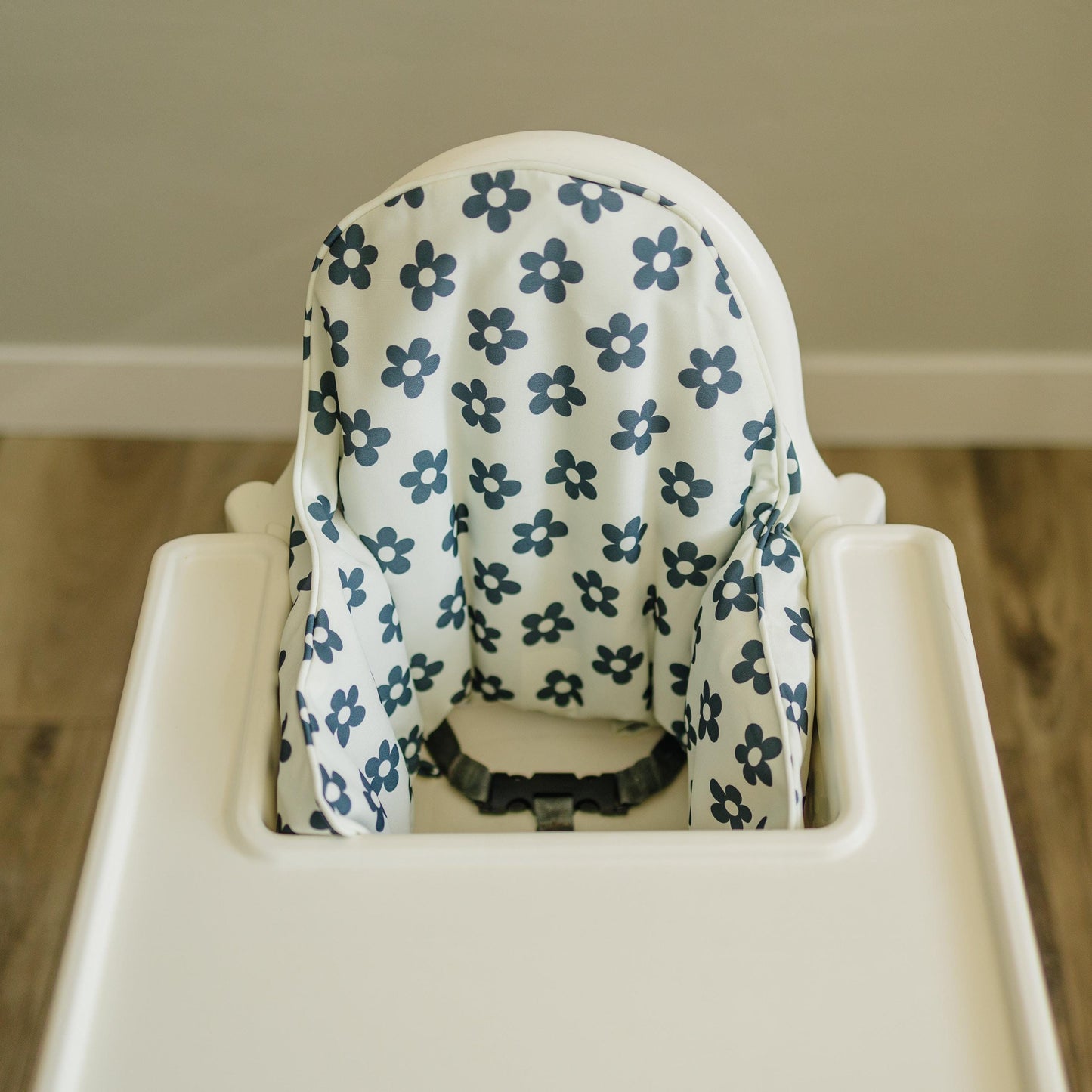 Retro Black & White Daisy IKEA Antilop Cushion Cover