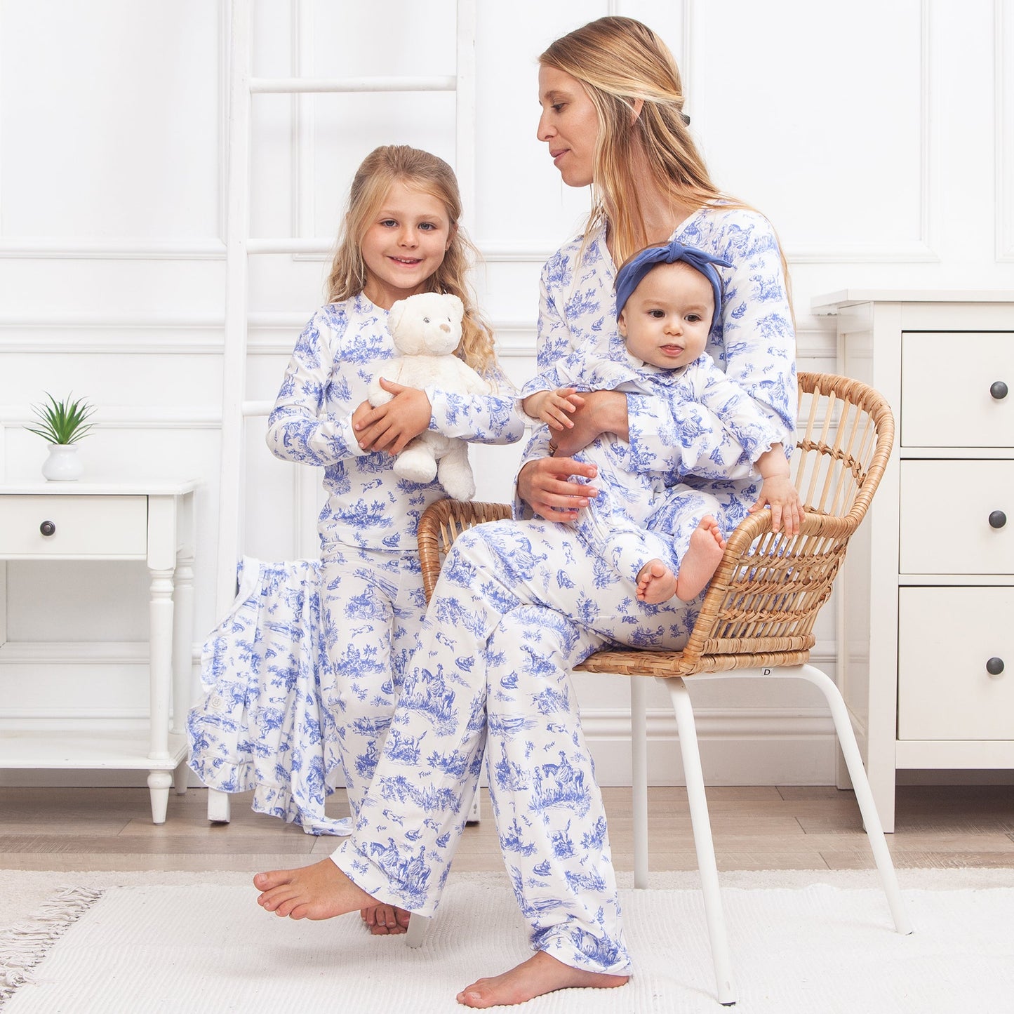 Toile de Jouy Bamboo Women's Pajama Set