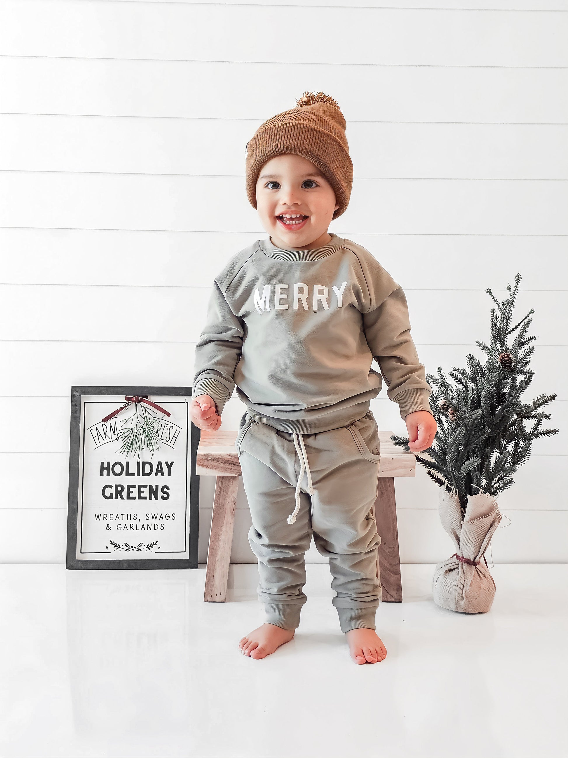 MERRY Graphic Organic Cotton Crewneck Sweatshirt - Baby Sweatshirt - Toddler Crewneck Sweatshirt - Christmas Baby Winter - Girl Boy Crew