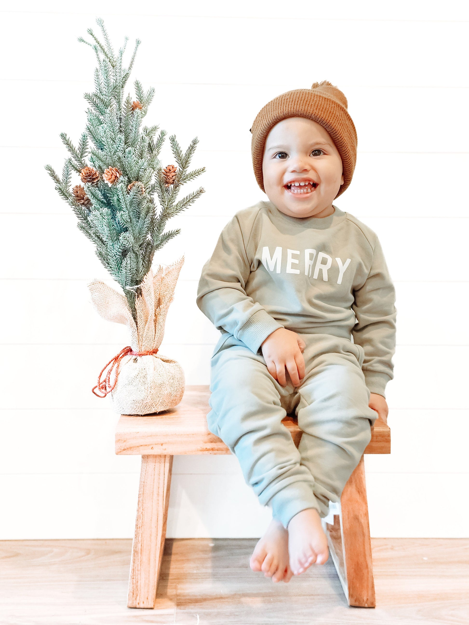 MERRY Graphic Organic Cotton Crewneck Sweatshirt - Baby Sweatshirt - Toddler Crewneck Sweatshirt - Christmas Baby Winter - Girl Boy Crew